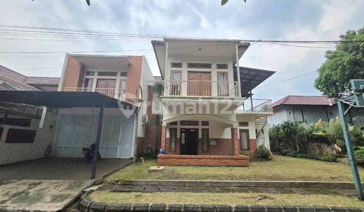 Rumah dengan Halaman Luas Dalam Cluster Dekat Akses Tol Bintaro