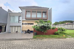 Rumah Bagus Di Cluster Dekat Akses Tol Dan Fasilitas Umum Bintaro