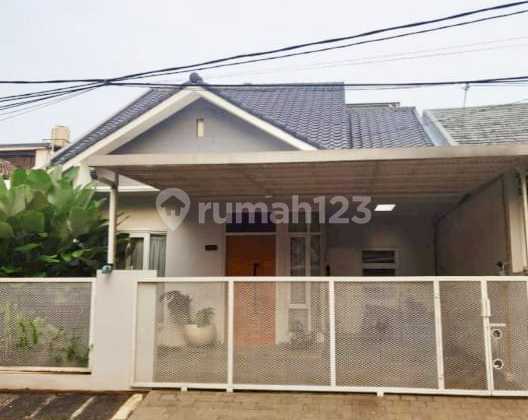 Nice House with SHM Near KRL Station and Bintaro Mall