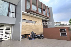 Rumah Bagus Di Cluster Dekat Akses Tol Dan Fasilitas Umum Bintaro