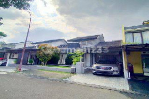 Single Story Minimalist House Near Public Facilities In Bintaro