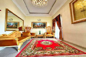 Rumah Depan Taman Semi Furnish Di Cluster Dekat Akses Tol Bintaro