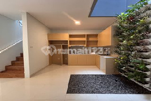 Rumah Siap Huni Dua Lantai Dekat Akses Tol Dan Krl Di Bintaro 2