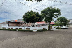 Rumah Hoek Luas Satu Lantai Dekat Berbagai Fasilitas Umum Bintaro