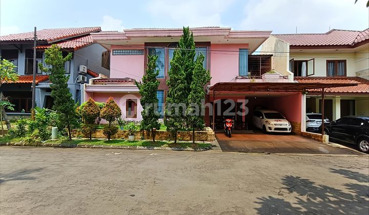 Ready-to-Occupy House in Bintaro Cluster Close to Toll and KRL Access