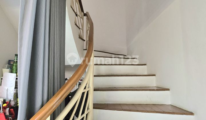 Rumah Dua Lantai Tanah Besar Dekat Akses Tol Dan Mall Di Bintaro 2