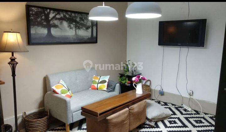 Rumah  Semi Furnished Bagus Dekat Tol Dan Stasiun Kereta 1