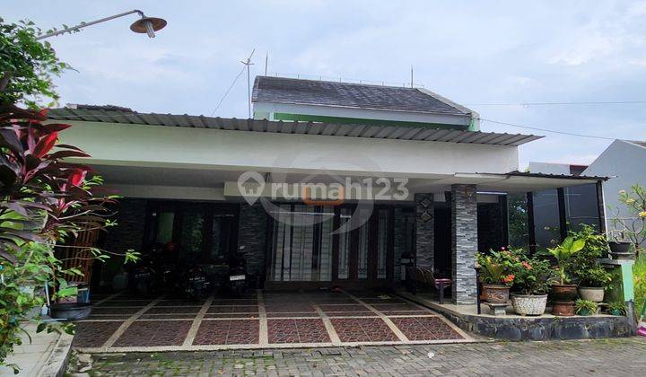 Dijual Rumah  Dijalan adi Sucitpto Colomadu dekat Dengan Bandara Dan exit Toll  2