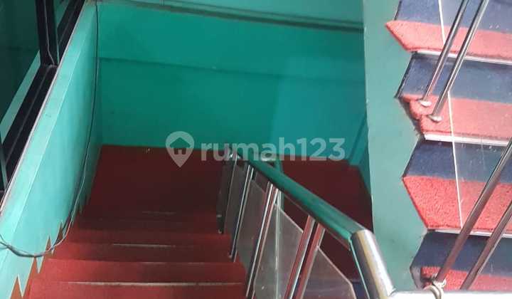 Di jual ruko 4 lantai siap pakai Ruko SHM 2