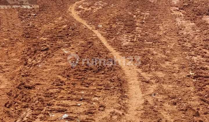 Land for Sale in Buaran Serpong Village, Very Close to Station and Toll Road