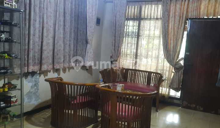Dijual Rumah Lokasi Strategis di Perbatasan Jaksel dan Jakbar