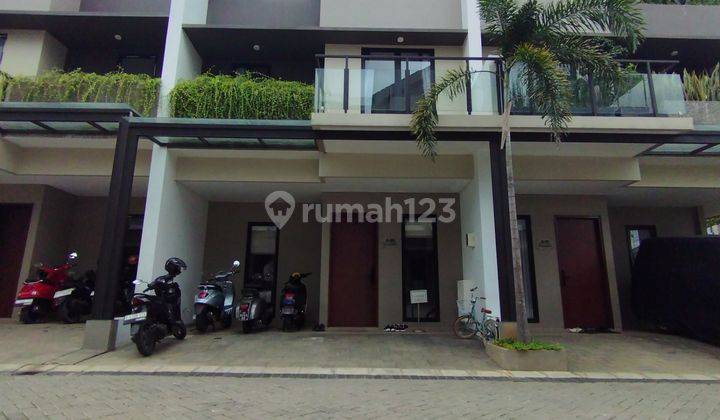 Rumah 3 Lantai Elegant Dan Strategis Di Bintaro 1