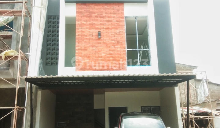 Rumah 3 Lantai Siap Huni Dalam Cluster Di Cibubur Jakarta Timur 1