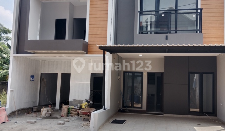 Rumah 3 Kamar Tidur Dekat Ke Pintu Tol Cibubur Jakarta Timur