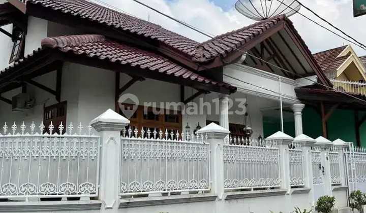 For Sale Cheap Flood-Free Hook House in Rawamangun Complex, Pulo Gadung