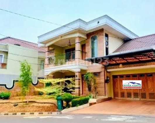 Rumah Istimewa Fasilitas Kolam Renang di Jati Padang, Jakarta Selatan