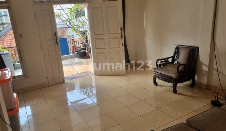 Rumah Tingkat Terawat Bebas Banjir Di Kayu Putih 2