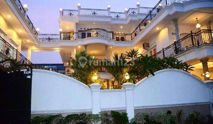 Rumah Hadap Selatan Mewah Megah di Pondok Indah Jatiasih