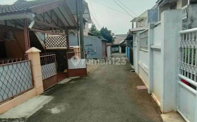 Rumah 2 Lantai Siap Huni + 3 Kamar Tidur di Komplek Pondok Kelapa 2