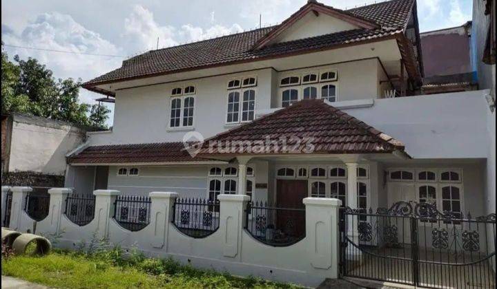 Rumah caem semlehoy di billymoon Pondok Kelapa, Duren Sawit 1