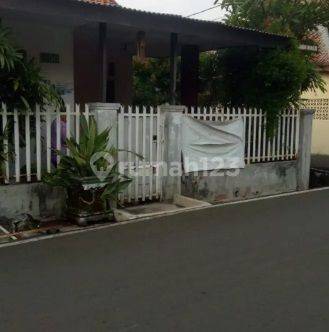 Rumah MURAH hitung tanah lingkungan nyaman di Rawamangun 2