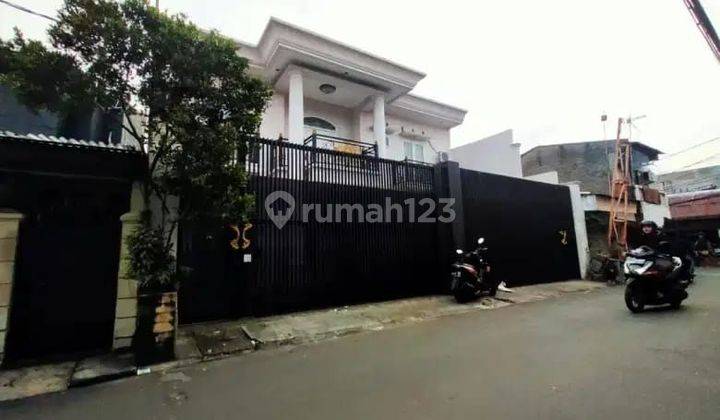 Rumah cantik 2 Lantai bebas banjir di Cipinang , jatinegara 1