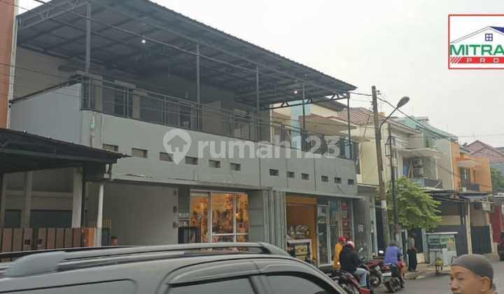 Rumah Mewah+3 Toko Jual Murah Komersial Area di Galaxy Bekasi Selatan
