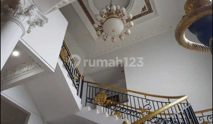 Rumah keren artistik di eramas 2000, cakung