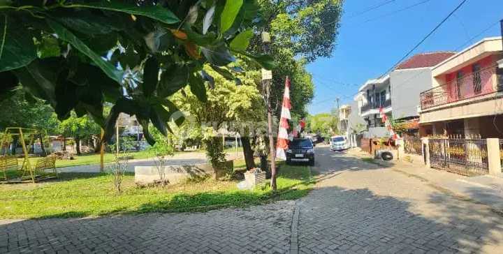 Rumah Bahan Murah Depan Taman di Jakasampurna Dekat Jaka Permai 2