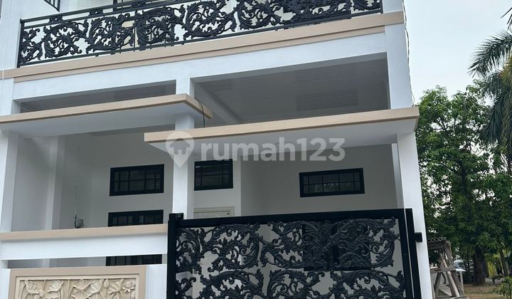 Luxurious New House Definitely Happy in Harapan Indah, Bekasi City 2