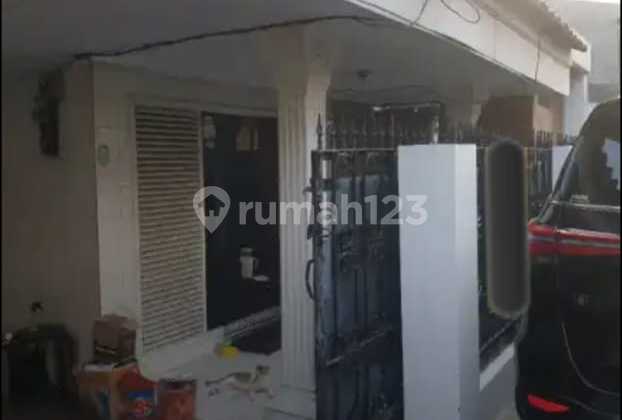 Spacious Affordable Flood-Free House In Rawamangun 2