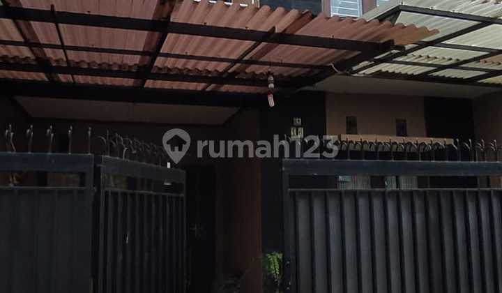 Flood-free two-story house in Pondok Kelapa, Duren Sawit