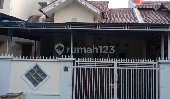 Rumah Murah Ramah Depan Taman di Metland Menteng, Cakung