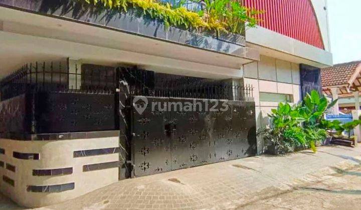 Rumah Murah Minimalis Ada Kolam Renang Di Rawamangun 1