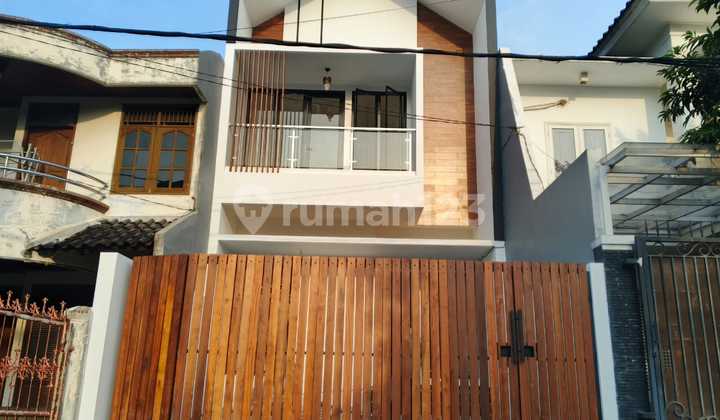 Rumah Baru Scandinavian di Pondok Kelapa, Duren Sawit