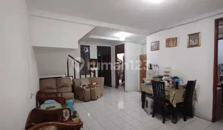 Beautiful House Definitely Like In Modern Cakung Garden 2