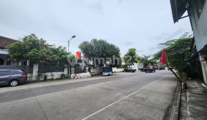 House by the Main Road Suitable for Shophouses, Commercial Buildings, Rentals/Cafes in Pekayon. 2