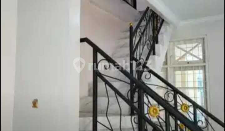 Just 1 NEW unit available at Galaxy, South Bekasi, flood-free. 2