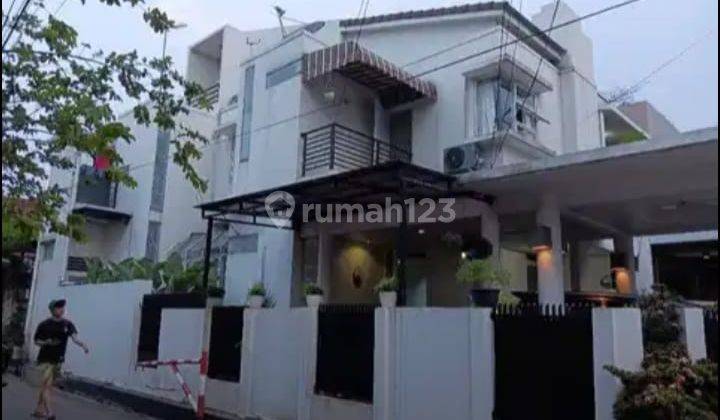 Rumah Elegan 3 Lantai Di Komplek Malak Utara, Pondok Kelapa 1