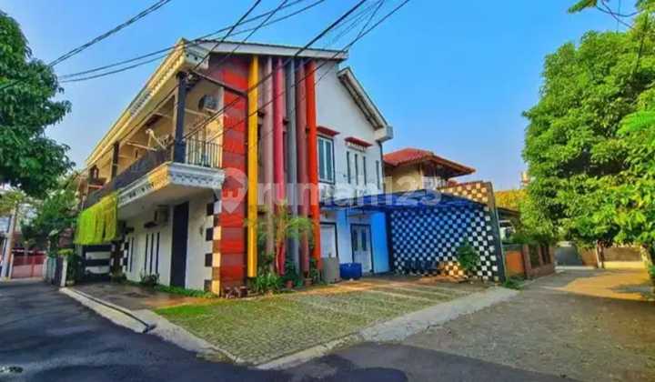 Luxury Rainbow House in Pondok Kelapa, Duren Sawit