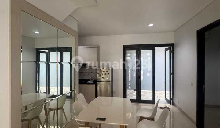 For Rent 3-story House in Regentown Cluster, BSD City, Tangerang RW For Rent 3-story House in Regentown Cluster, BSD City, Tangerang RW