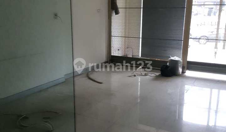 Jual Cepat Ruko Hadap Jalan Raya di Mampang Prapatan Jakarta Selatan R W Jual Cepat Ruko Hadap Jalan Raya di Mampang Prapatan Jakarta Selatan R W