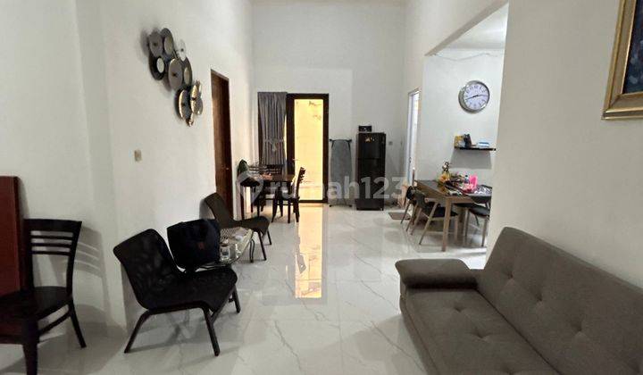 Rumah Furnished Bagus Shm - Sertifikat Hak Milik Di Legenda Wisata, Cibubur Letak Hook Dengan Tanah Yang Luas 2