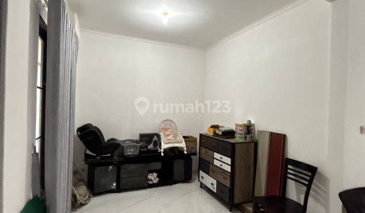 Rumah Furnished Bagus Shm - Sertifikat Hak Milik Di Legenda Wisata, Cibubur Letak Hook Dengan Tanah Yang Luas 1