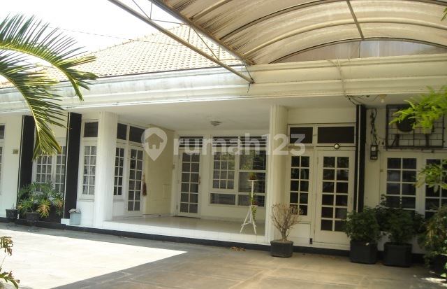 Sewa Rumah Jalan Sumatra di Pusat Kota dekat Plaza Surabaya 2