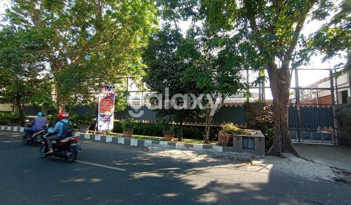 Rumah Embong Kemiri di Pusat Kota Surabaya Cocok untuk Kantor 1