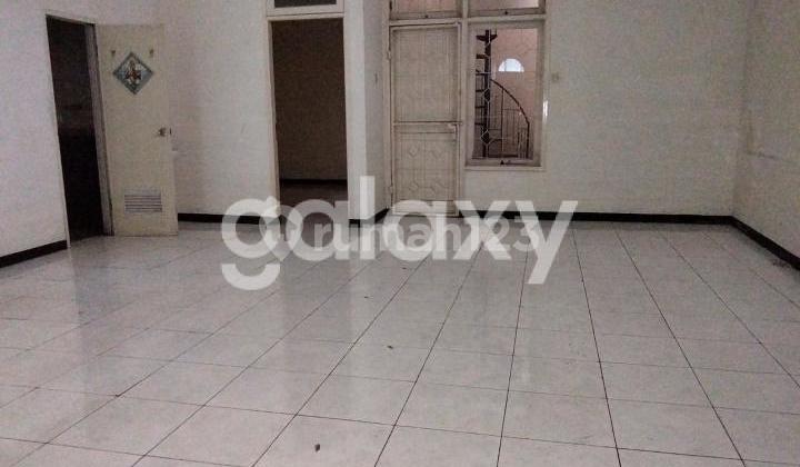 Raya Kertajaya Zero Street Strategic Business House 2