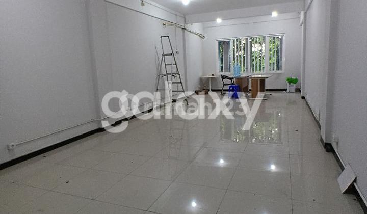 ROW HOUSE SECTION ONE, MODERN ROW HOUSE IN SIER INDUSTRIAL RUNGKUT AREA 2