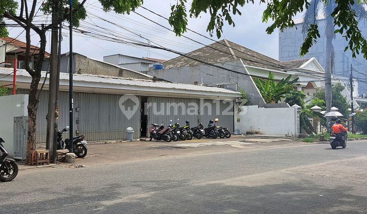 Disewakan Ruang Usaha , Lokasi Strategis, Pusat Kuliner Greenville & Taman Ratu