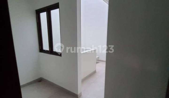 Rumah Hoek Sutera Leora Alam Sutera  5